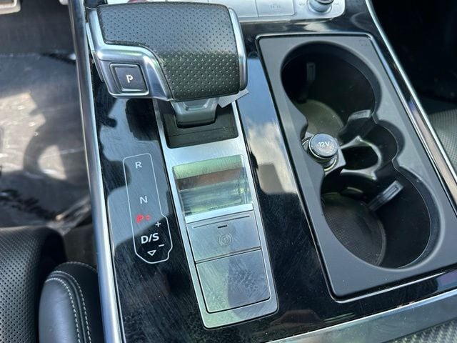 2023 Audi RS Q8 4.0T — photo 22 of 29