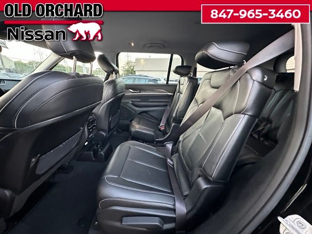 2023 Jeep Grand Cherokee L Limited — photo 14 of 22