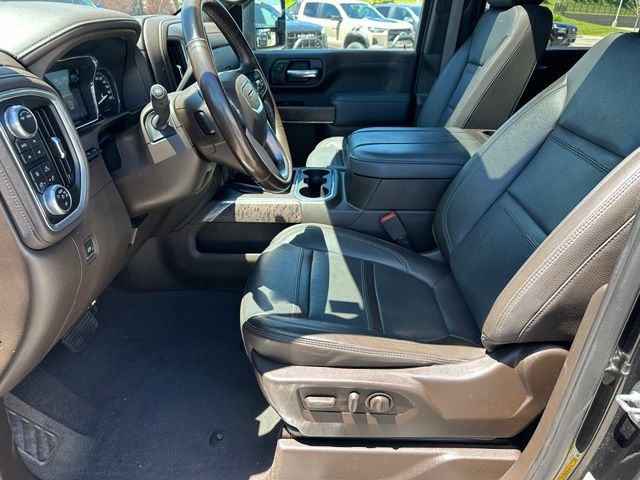 2023 GMC Sierra 3500HD Denali — photo 19 of 33