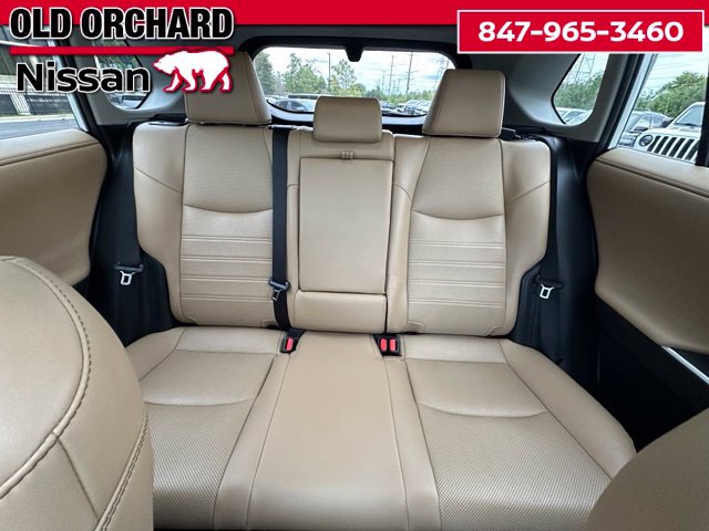 2022 Toyota RAV4 Hybrid Limited — photo 14 of 23