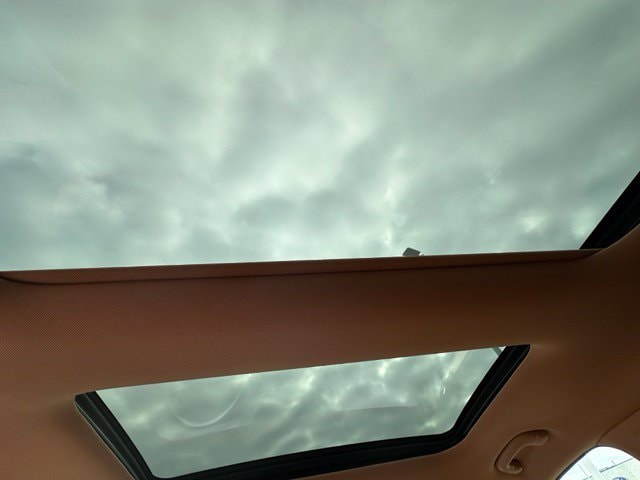 2022 Genesis GV80 2.5T — photo 17 of 39