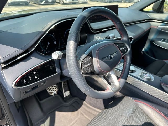 2023 Genesis GV70 2.5T — photo 23 of 37