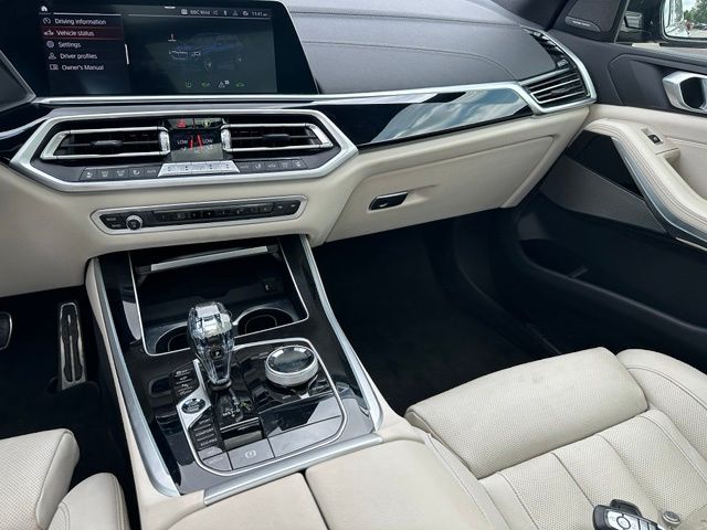 2022 BMW X5 M50i — photo 19 of 49