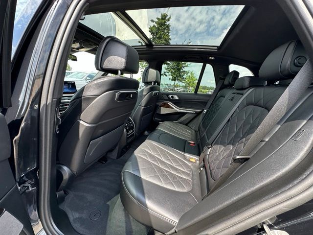2025 BMW X5 xDrive40i — photo 16 of 31