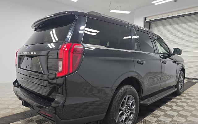 2025 Ford Expedition Active — photo 4 of 11