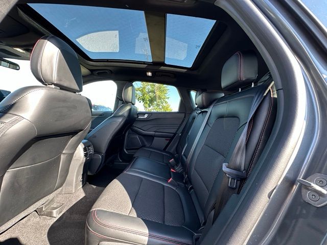 2024 Ford Escape ST-Line — photo 16 of 29