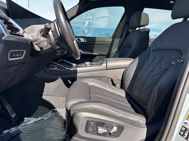 2024 BMW X7 xDrive40i — photo 21 of 32