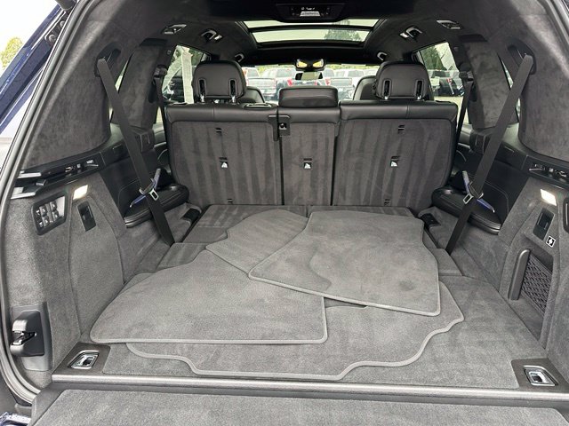 2023 BMW X7 xDrive40i — photo 12 of 36
