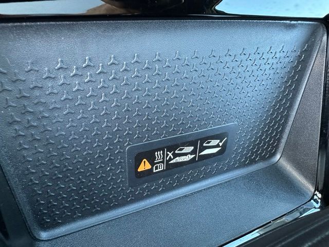 2025 Chevrolet Blazer EV LT — photo 25 of 33
