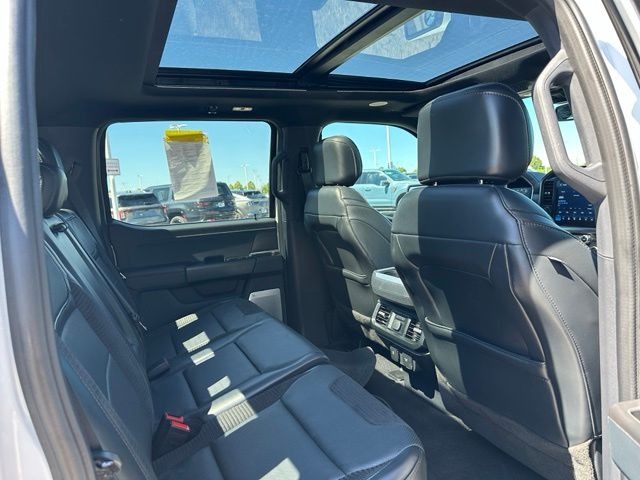 2023 Ford F-150 Raptor — photo 12 of 37