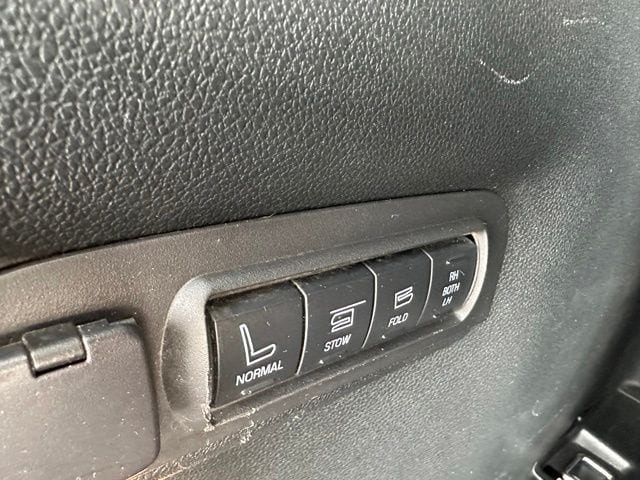 2019 Ford Explorer Limited — photo 13 of 33