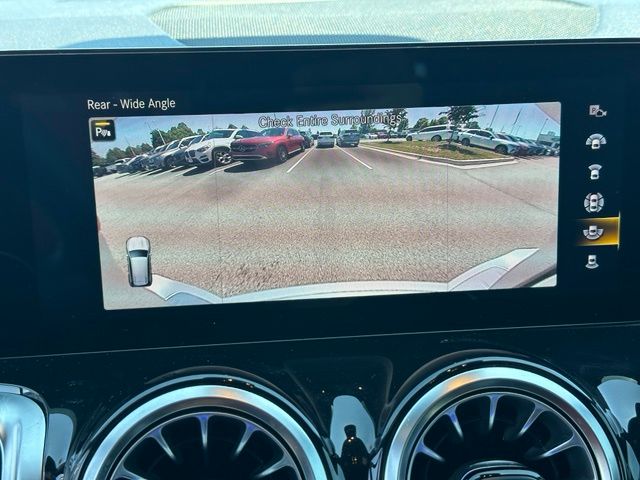 2022 Mercedes-Benz GLB GLB 35 AMG® — photo 31 of 34