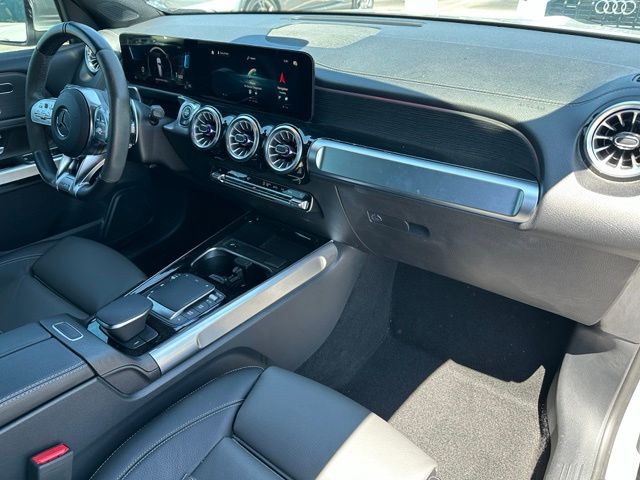 2022 Mercedes-Benz GLB GLB 35 AMG® — photo 9 of 34