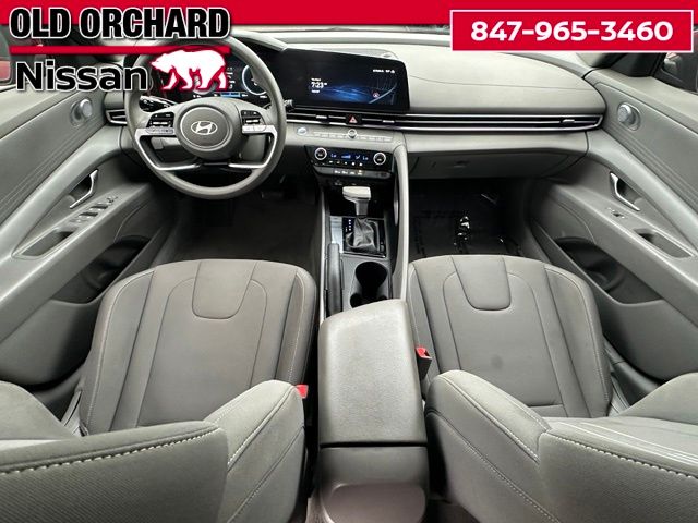 2024 Hyundai Elantra SEL — photo 13 of 21