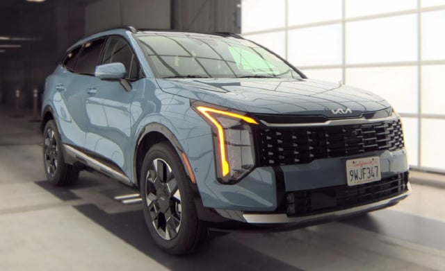 2026 Kia Sportage Hybrid SX Prestige — photo 2 of 8