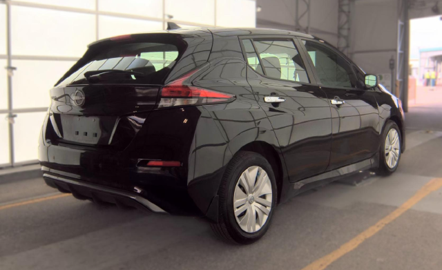 2025 Nissan Leaf S — photo 3 of 6
