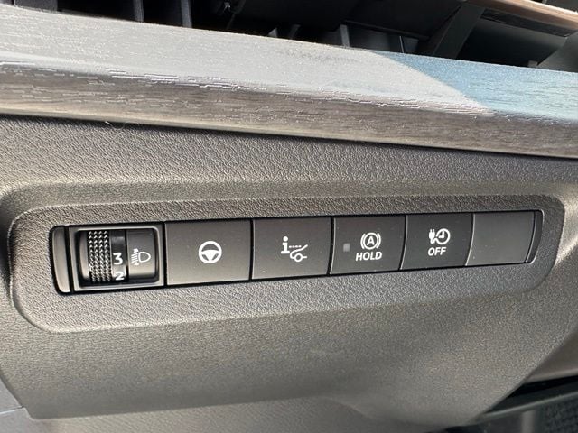 2023 Nissan Ariya Engage e-4orce — photo 16 of 22