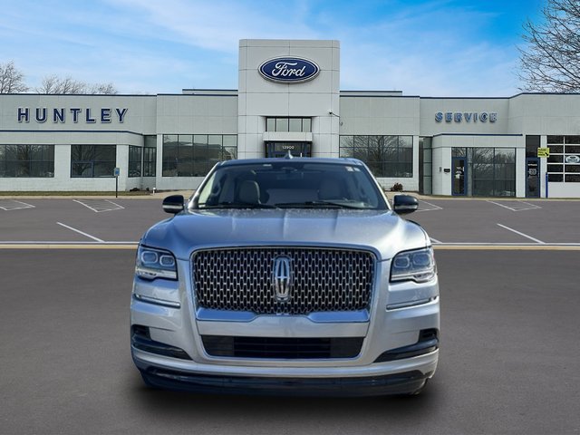 2023 Lincoln Navigator L Reserve — photo 2 of 37