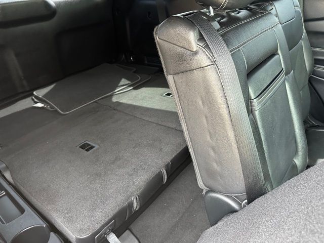 2023 Ford Explorer ST — photo 11 of 33