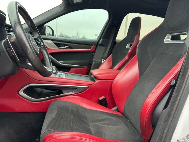 2023 Jaguar F-PACE SVR — photo 16 of 23