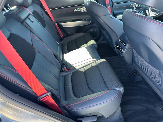 2023 Genesis GV70 2.5T — photo 11 of 41