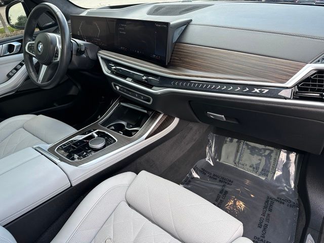 2024 BMW X7 xDrive40i — photo 9 of 34