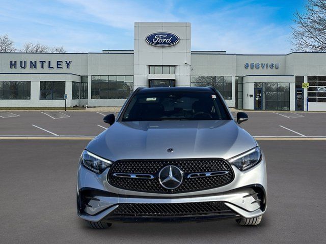 2025 Mercedes-Benz GLC GLC 300 — photo 3 of 30