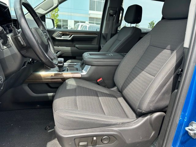 2022 Chevrolet Silverado 1500 RST — photo 12 of 23