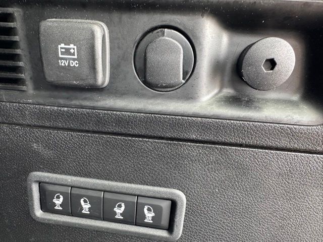 2022 Jeep Wagoneer Series III — photo 11 of 28