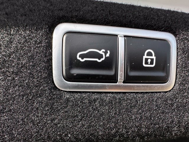 2025 Genesis G70 3.3T Sport Advanced — photo 13 of 39