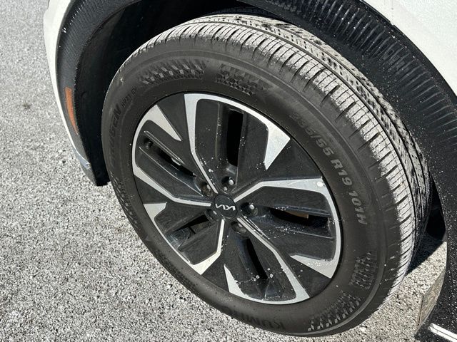 2024 Kia EV6 Wind — photo 8 of 27