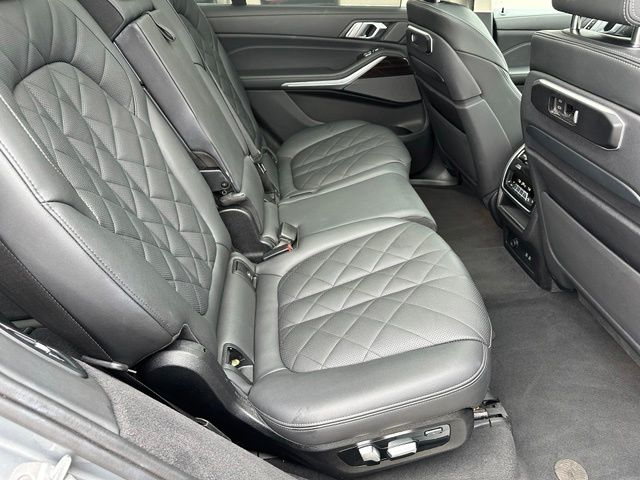 2024 BMW X7 xDrive40i — photo 33 of 48