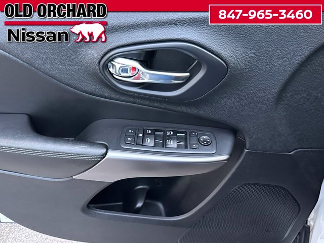 2019 Jeep Cherokee Latitude Plus — photo 8 of 20