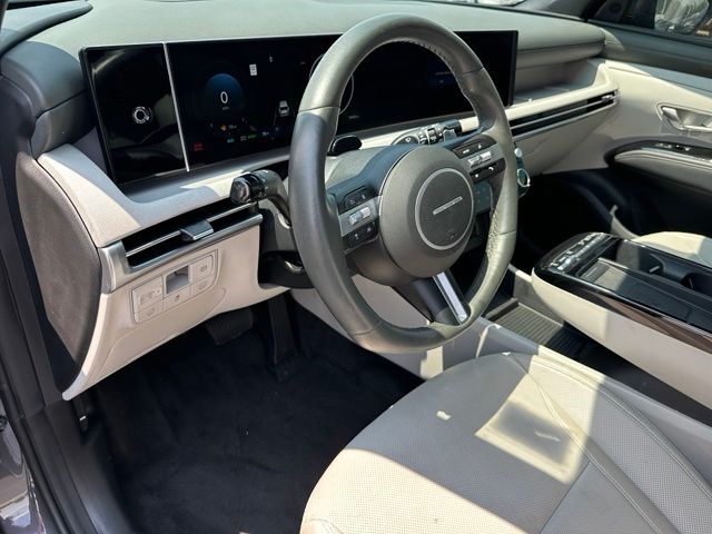 2025 Hyundai Tucson Hybrid Limited — photo 21 of 39