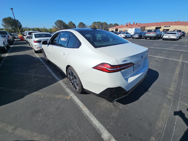 2026 BMW 5 Series 530i xDrive — photo 4 of 9