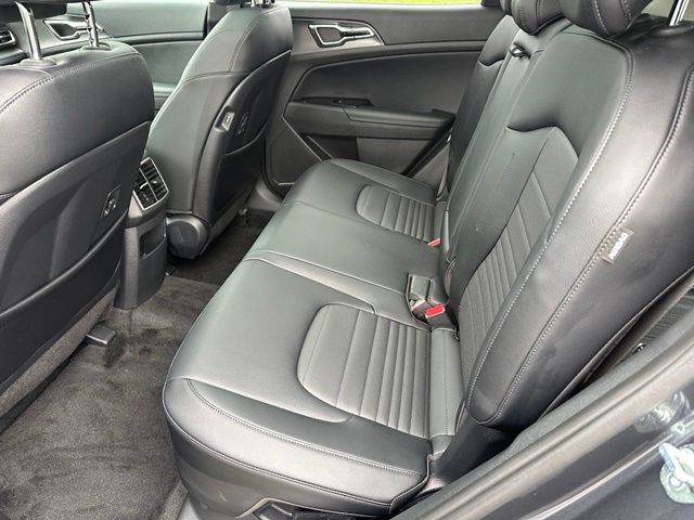 2025 Kia Sportage Hybrid SX Prestige — photo 15 of 39