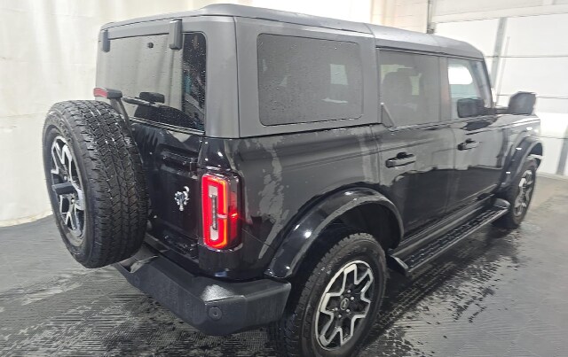 2025 Ford Bronco Outer Banks — photo 4 of 10