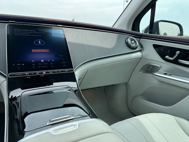 2023 Mercedes-Benz EQE 350 SUV — photo 17 of 31