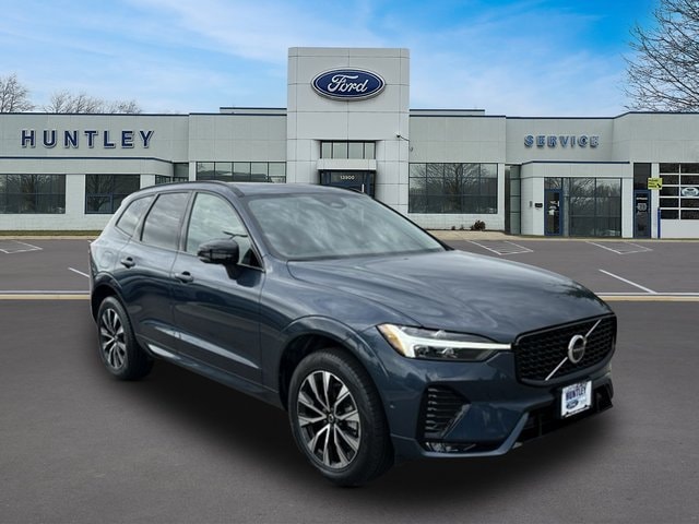 2025 Volvo XC60 B5 Plus — photo 4 of 31