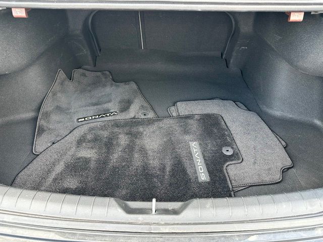 2025 Hyundai Sonata Hybrid Limited — photo 12 of 40