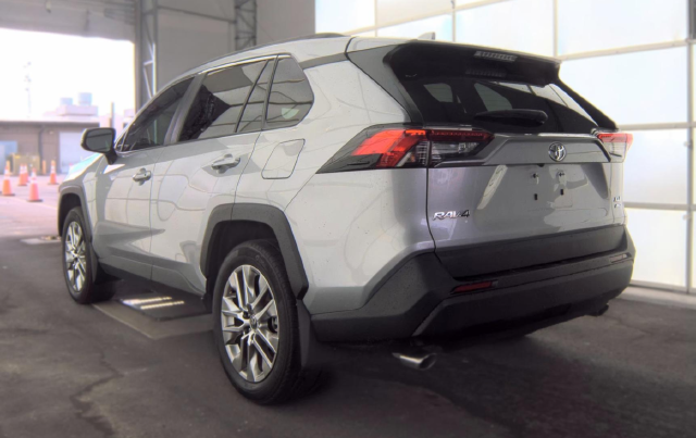 2024 Toyota RAV4 XLE Premium — photo 4 of 9