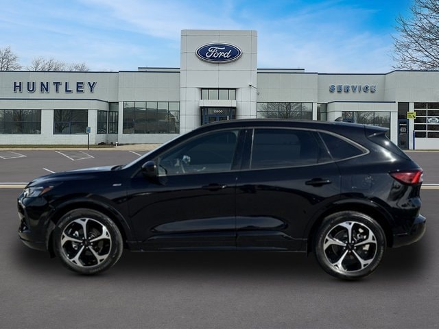 2023 Ford Escape ST-Line Select — photo 7 of 33