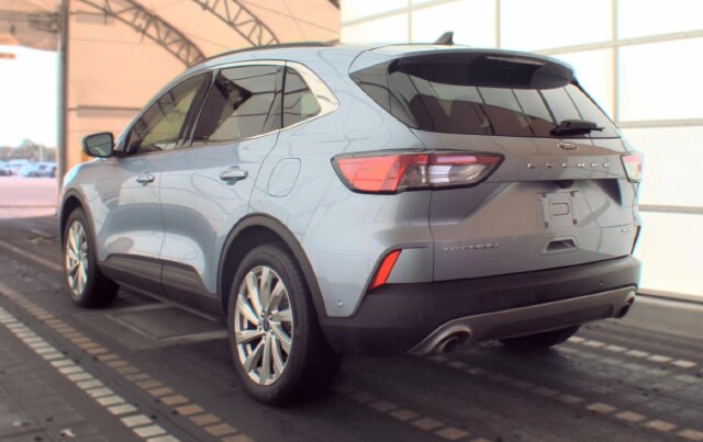 2022 Ford Escape Titanium — photo 5 of 10