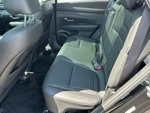 2025 Hyundai Tucson Hybrid SEL Convenience — photo 16 of 35