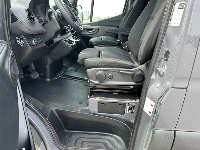 2024 Mercedes-Benz Sprinter 2500 Cargo 170 WB — photo 15 of 28