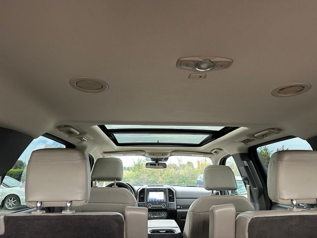 2021 Ford Expedition Limited — photo 13 of 38
