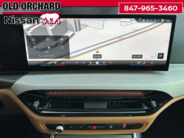 2025 BMW 3 Series 330i xDrive — photo 18 of 23