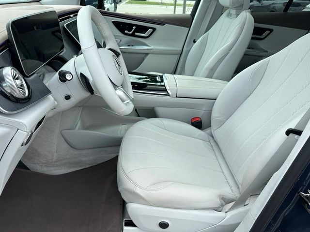 2023 Mercedes-Benz EQE 350 SUV — photo 18 of 31