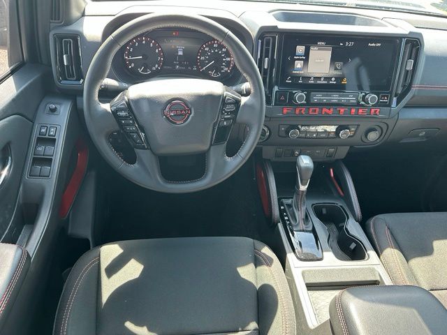 2025 Nissan Frontier PRO-4X — photo 13 of 43