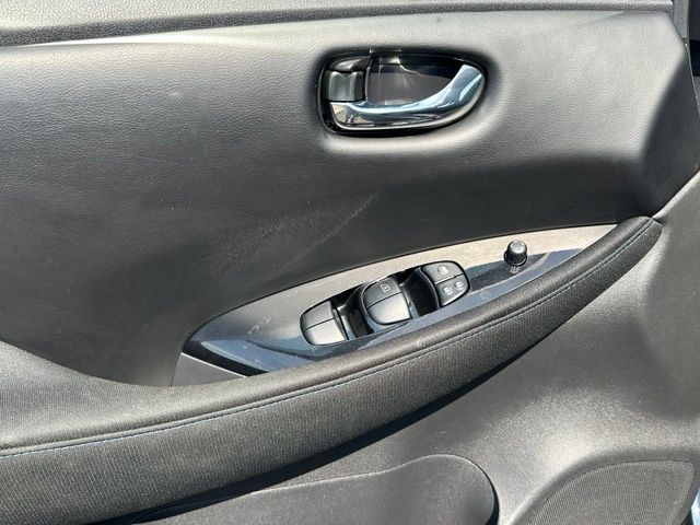 2025 Nissan Leaf SV Plus — photo 18 of 29